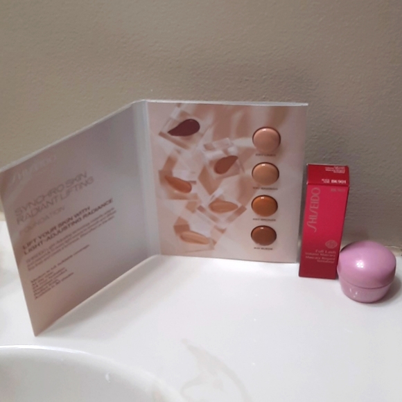 Shiseido Bundle - Picture 1 of 7